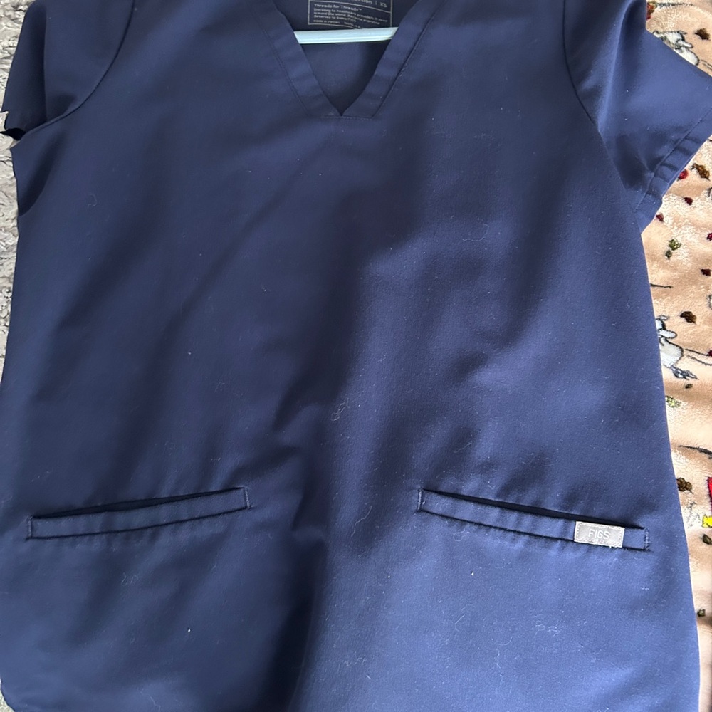 Figs Women’s Navy Blue Three Pocket Scrub Top
